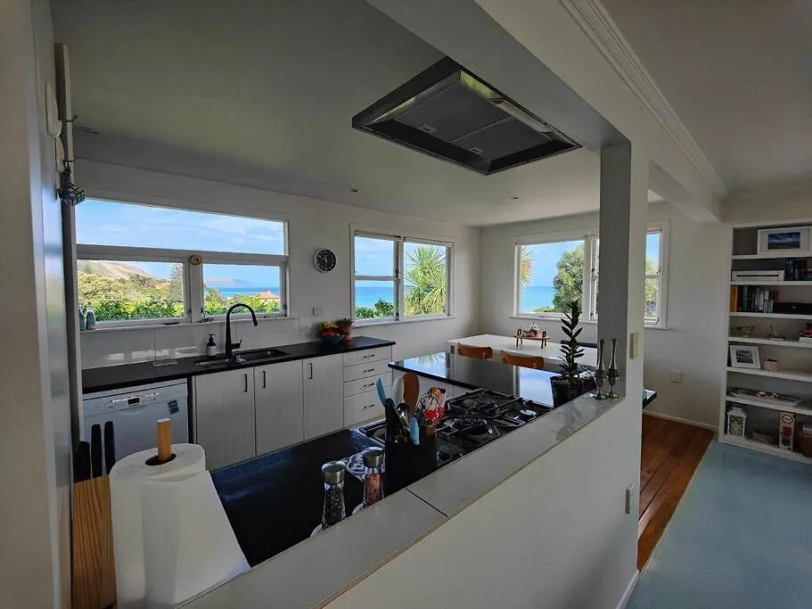 The Blue House Villa Paekakariki Holiday home